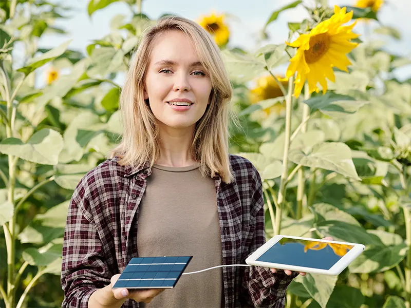 Can a 100-Watt solar panel charge a 100ah battery